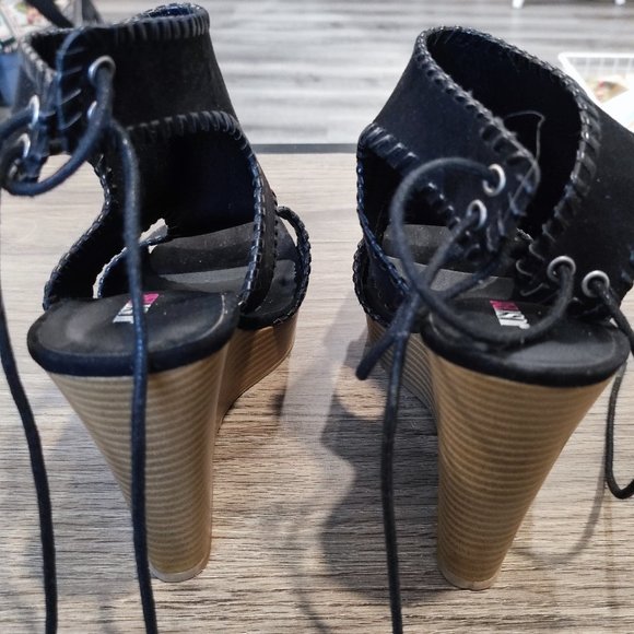 Just Fab Margie suede sandals black women's size 8 - Picture 5 of 11